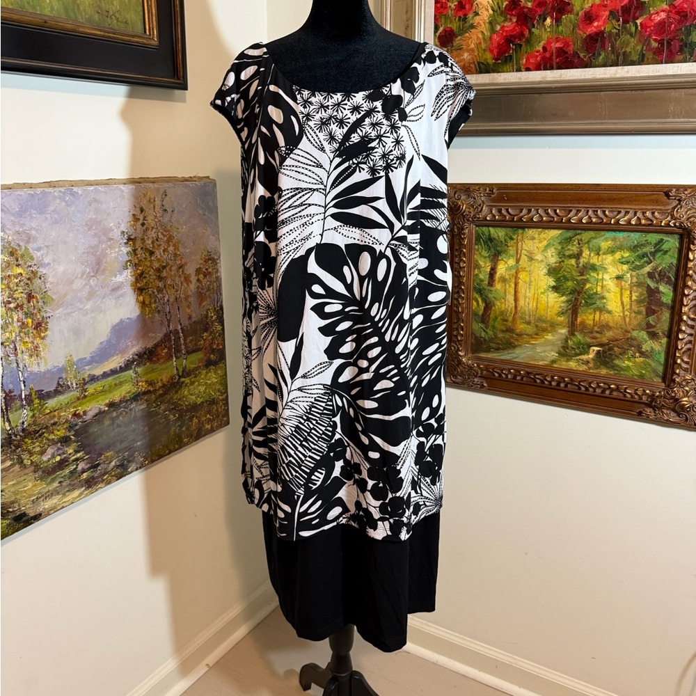 Connected Apparel Black and White Floral Dress size 22W